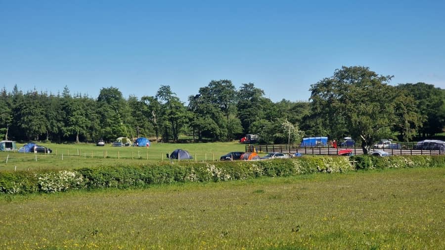 Non-Electric Self Contained Motorhome and Campervan Hardstanding Pitch