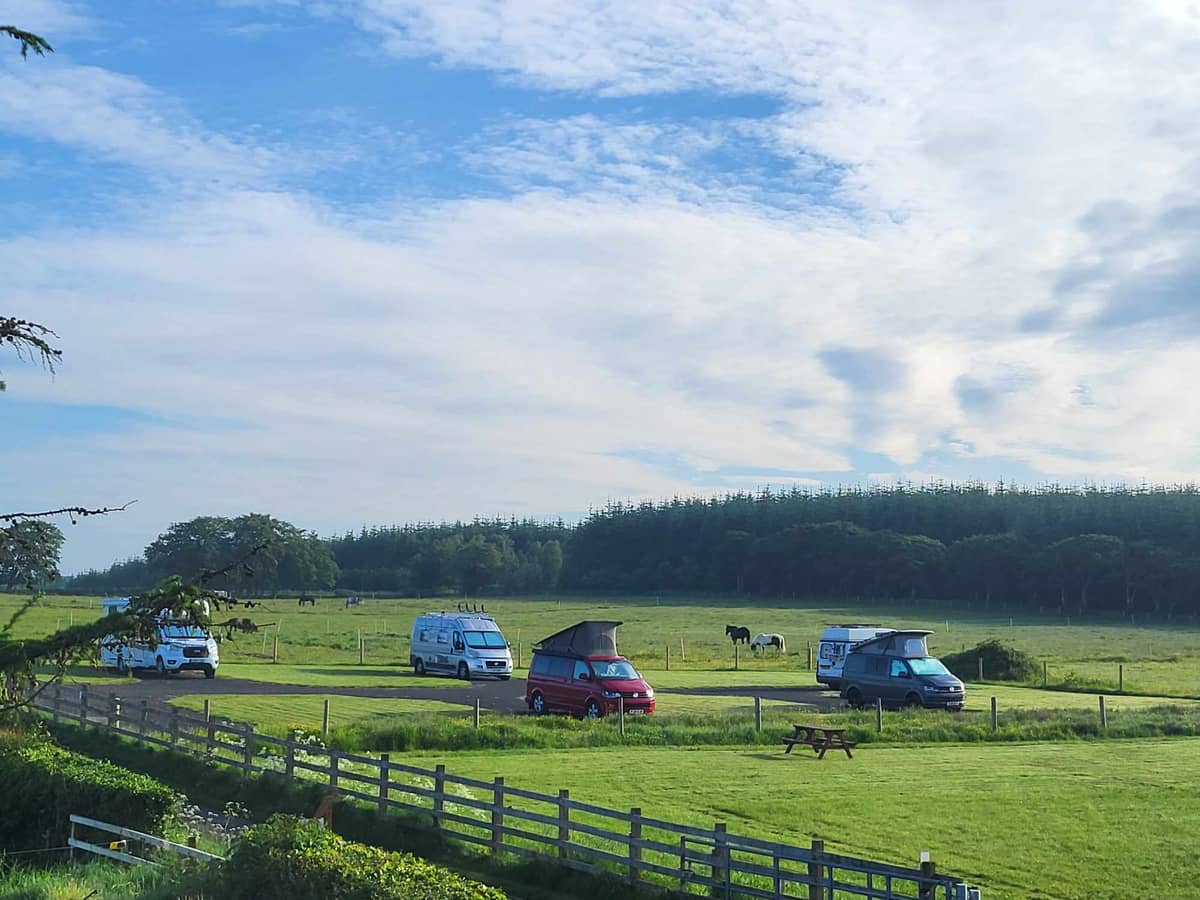 Non-Electric Self Contained Motorhome and Campervan Hardstanding Pitch