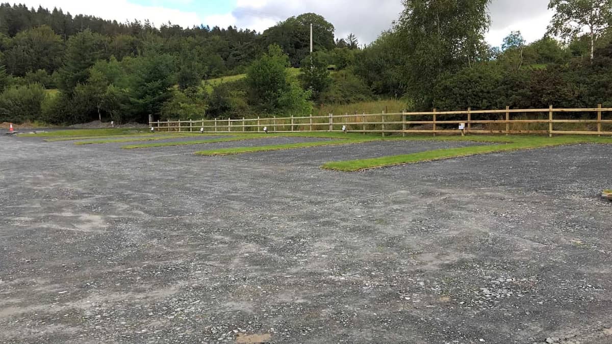 Non electric hardstanding pitch