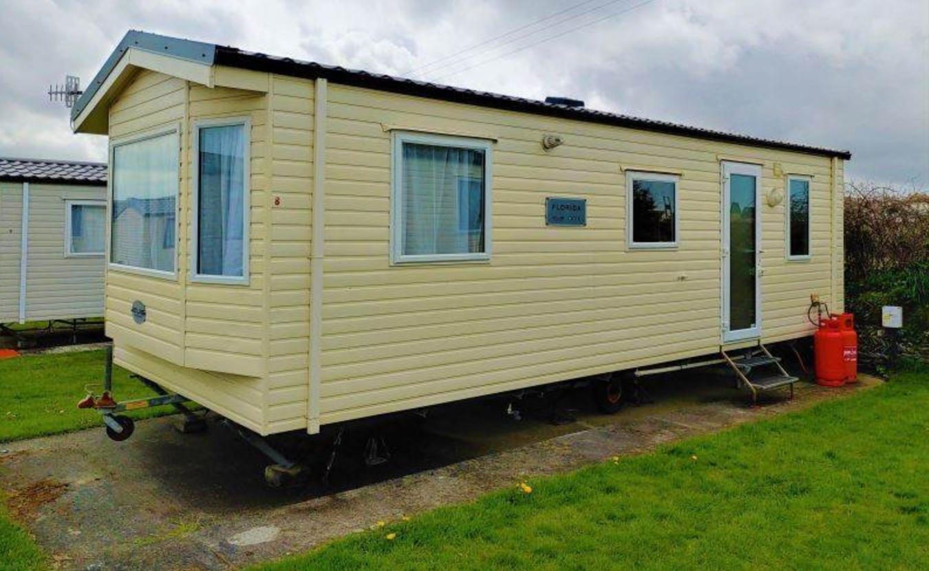 Bronze holiday home 2 bedroom (Pet Free)
