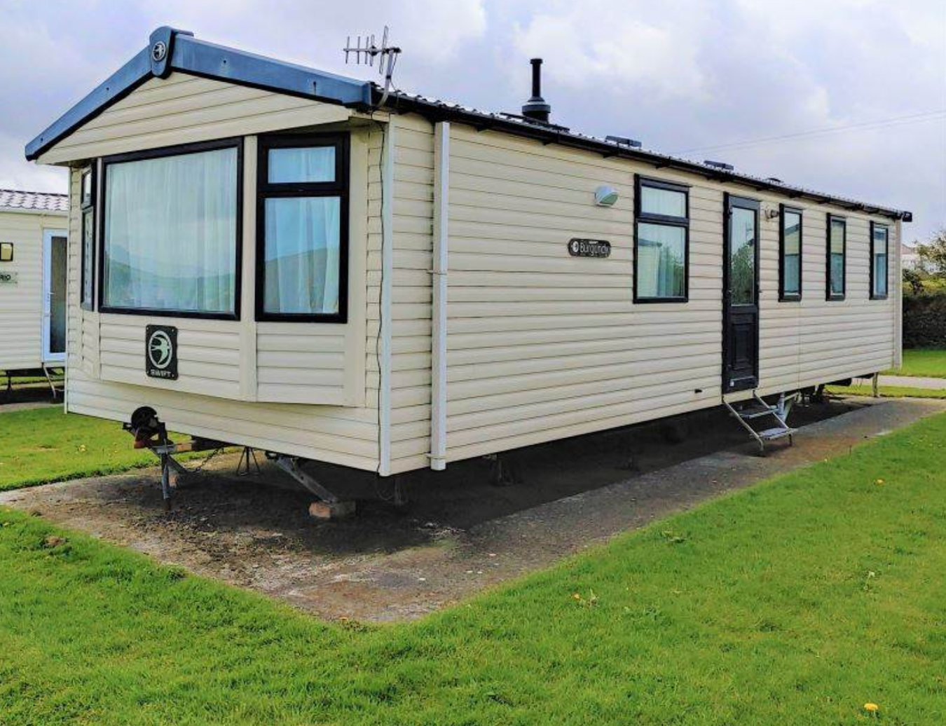 Silver holiday home 3 bedroom (Pet Free)