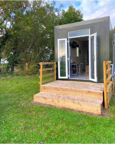  Glamping Pod
